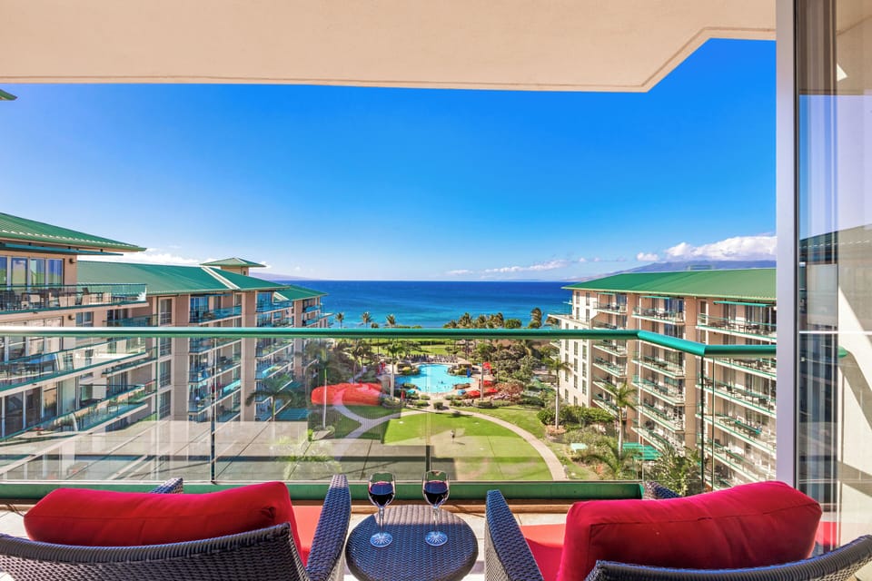 Relax on your lanai at Honua Kai Hokulani 825, where breathtaking views of the ocean and resort await.