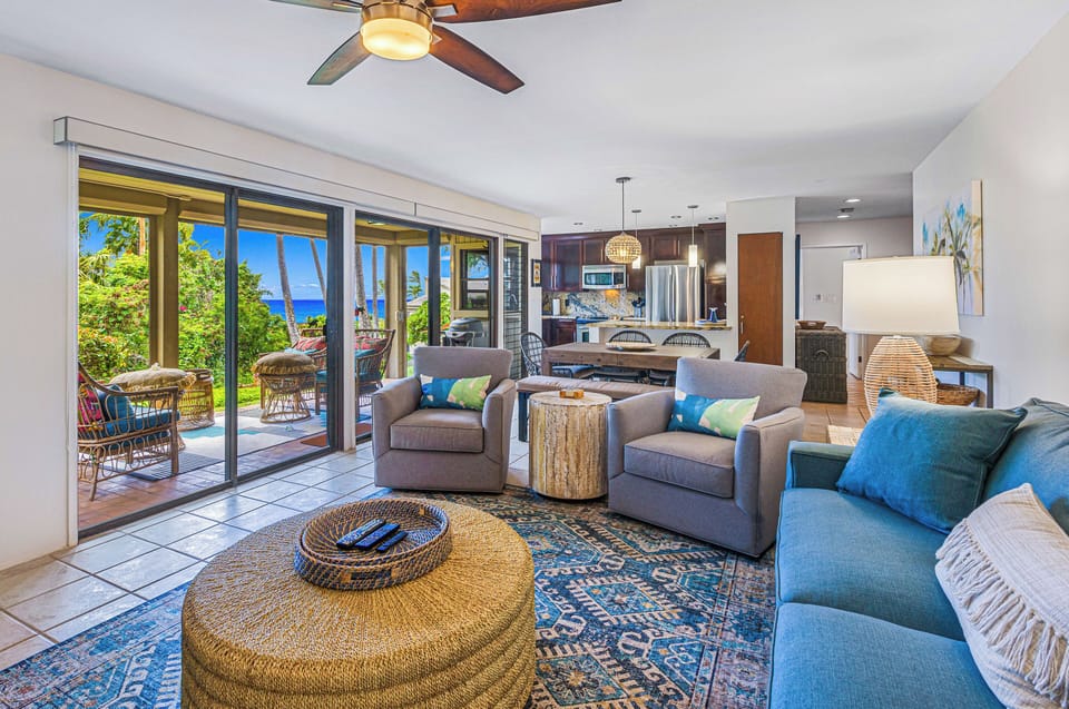 Open living at Wailea Ekolu 1605 with lanai access and ocean breeze.