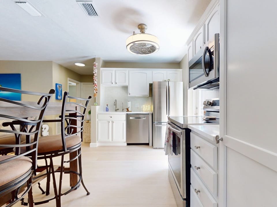 full kitchen