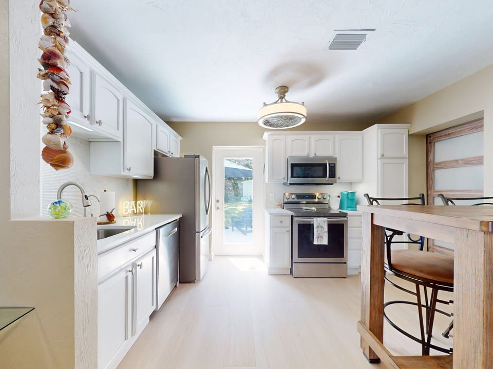 full kitchen