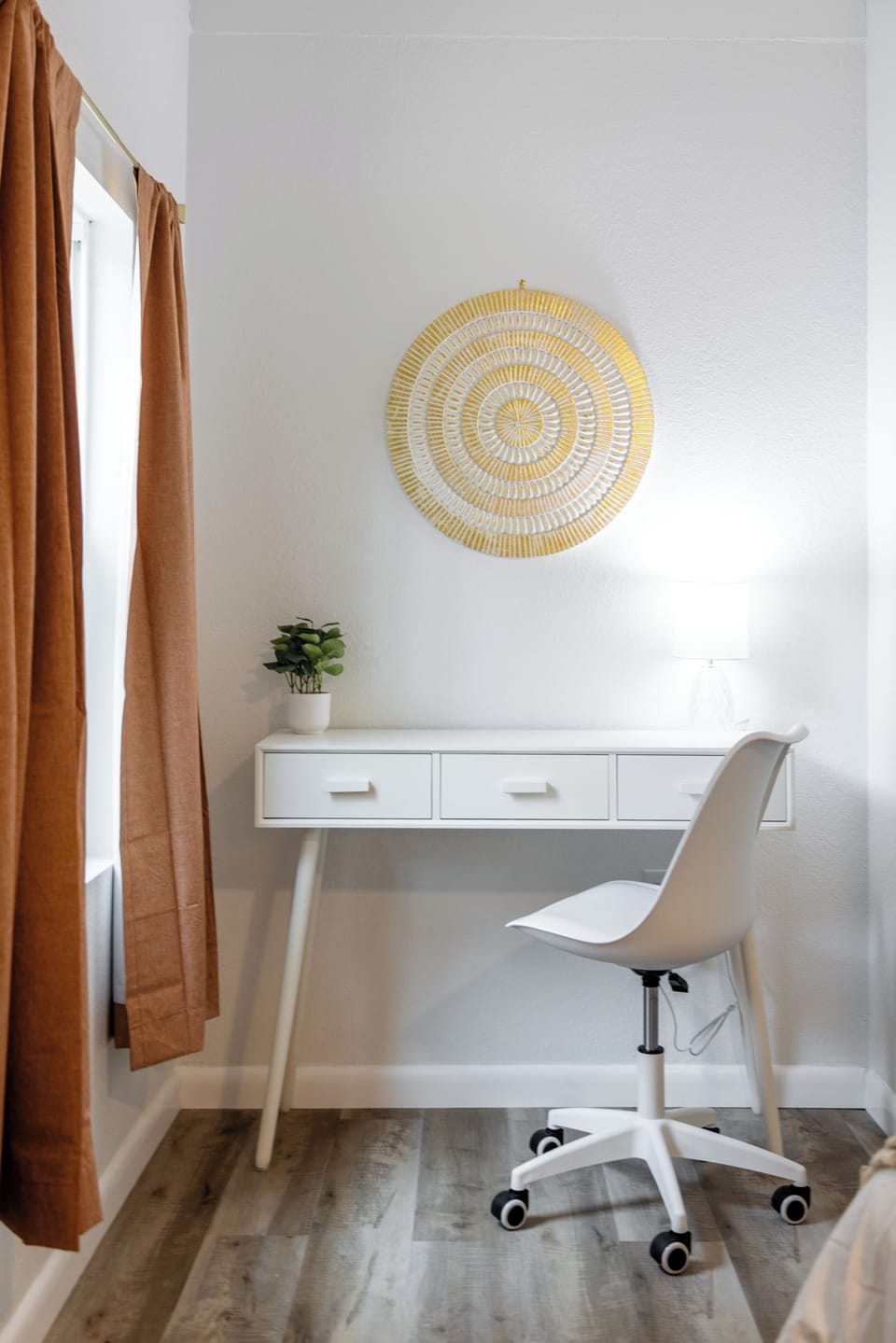 Dedicated workspace for the bedroom