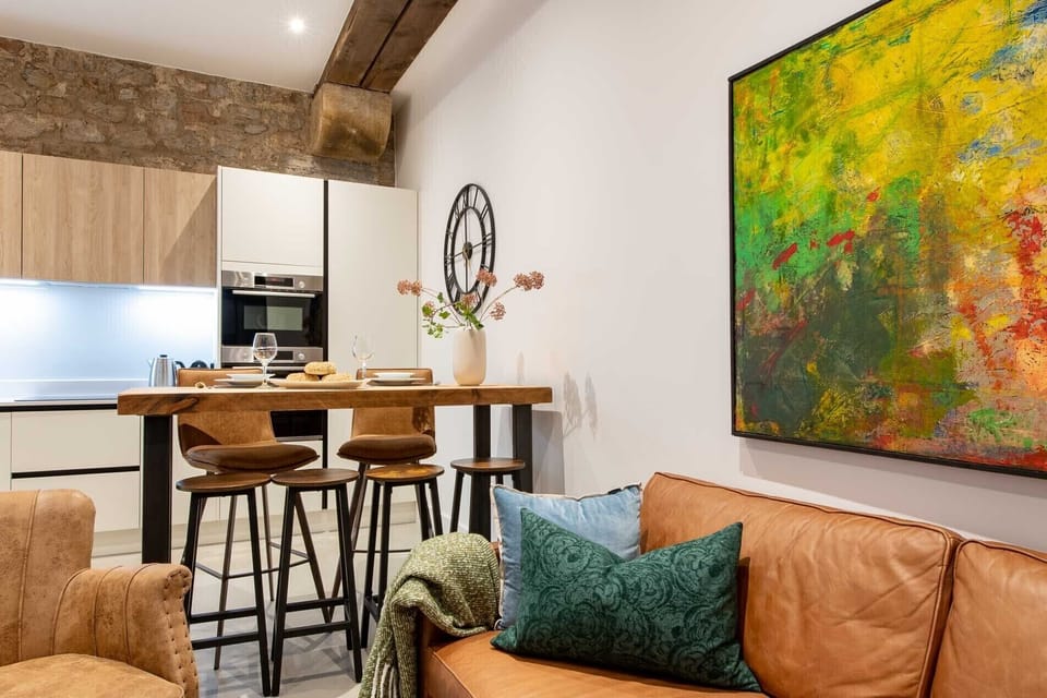 Living Room / Lounge