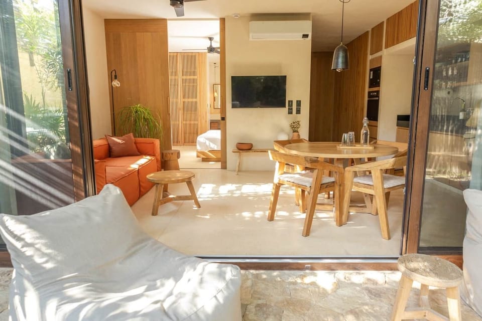 Exterior/ Vista al living