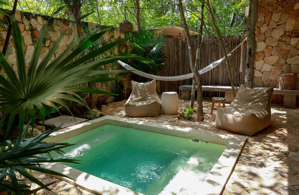 Exterior/ Patio y Alberca privados
