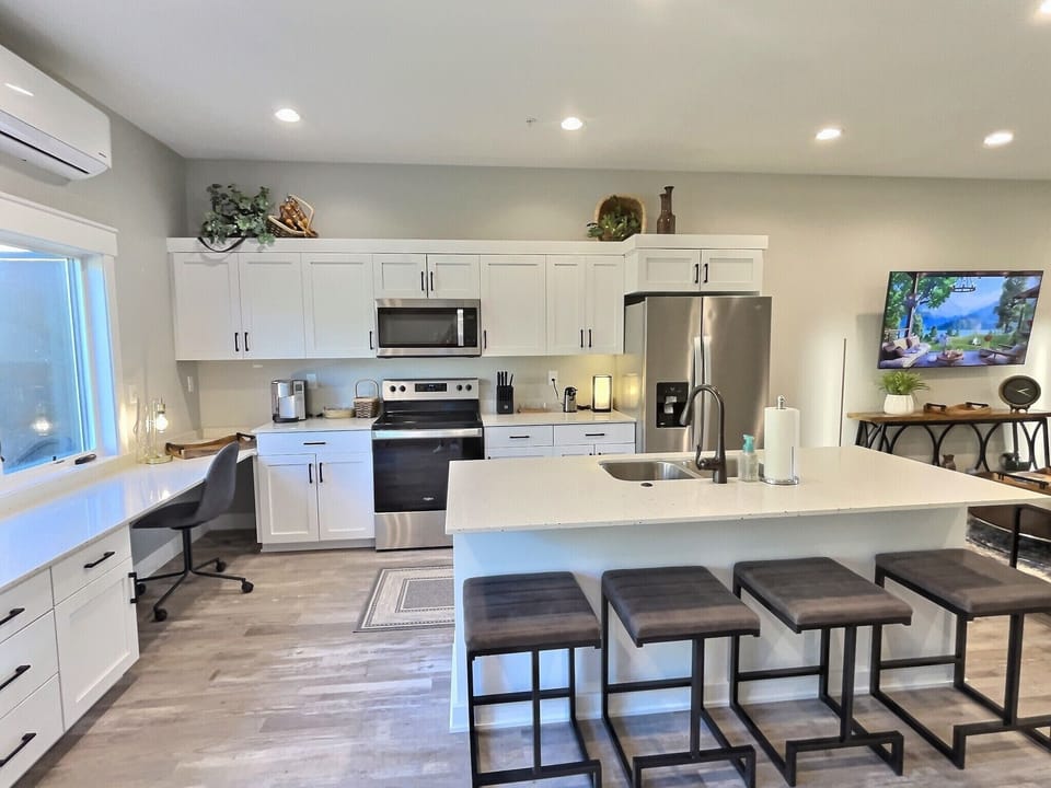 Desk area in Kitchen