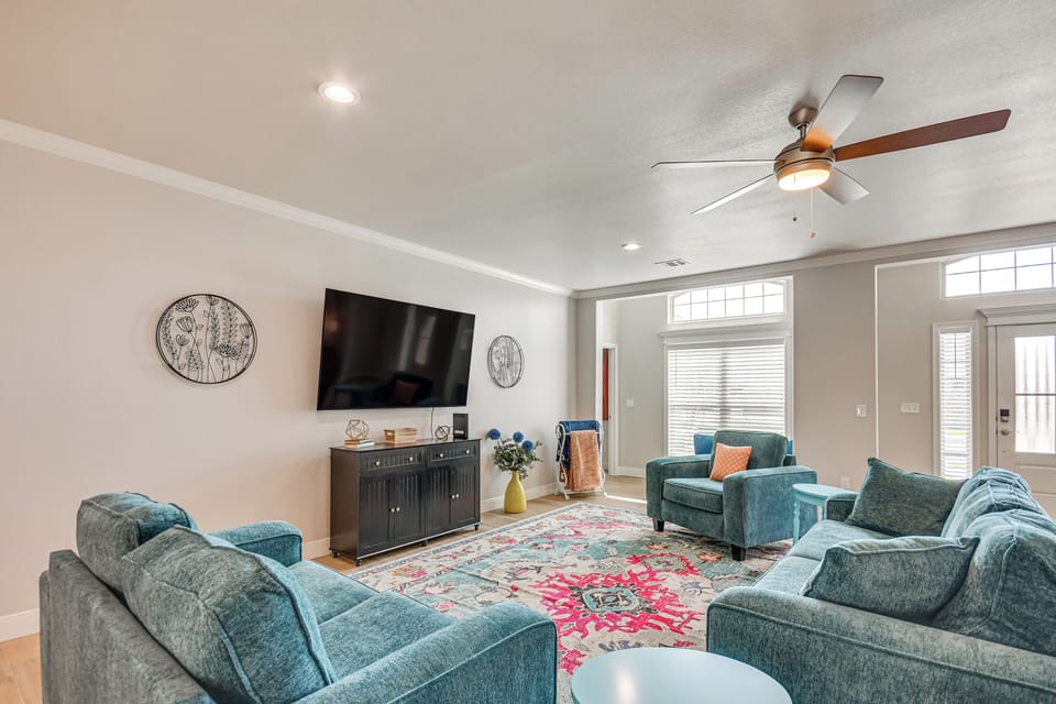 Amarillo Vacation Rental | 4BR | 3BA | 2,300 Sq Ft | 1 Step Required