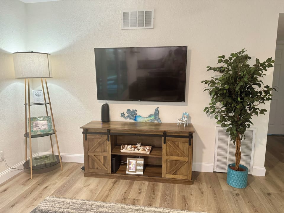 Smart Tvs in living room, bedrooms and outdoor patio/pool area.