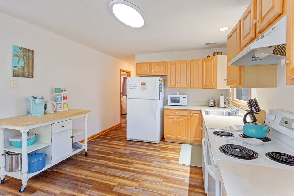 Make your way to the fully equipped Kitchen with all the essentials, which means meal preparation is a breeze.
