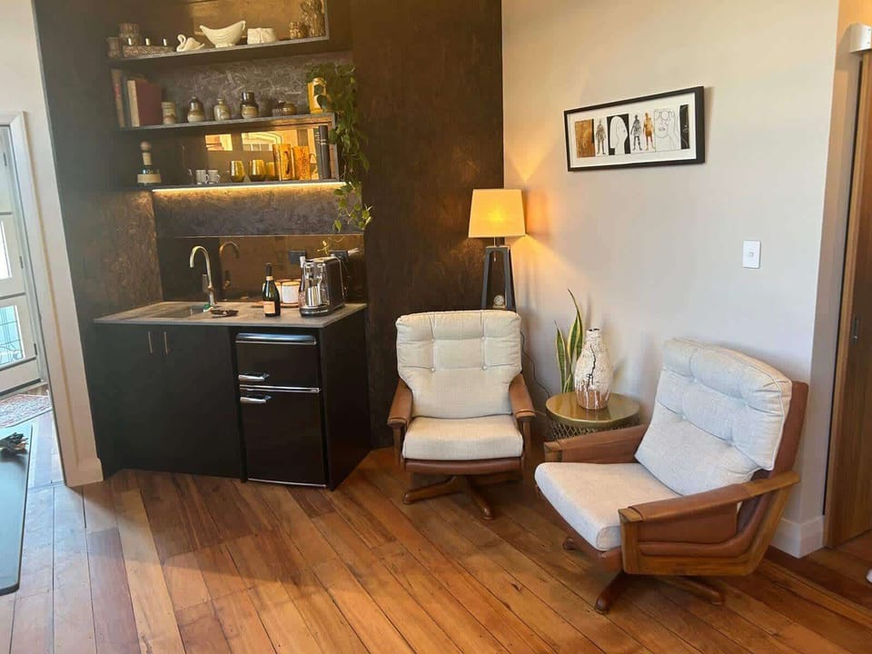 Advocate Seating