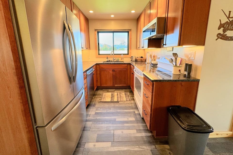 Just about anything you'd need to whip up a meal for the whole group can be found in this kitchen.