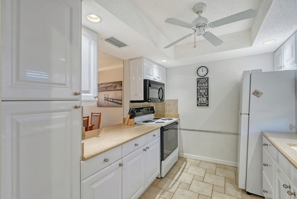 Kitchen - Granite counter tops