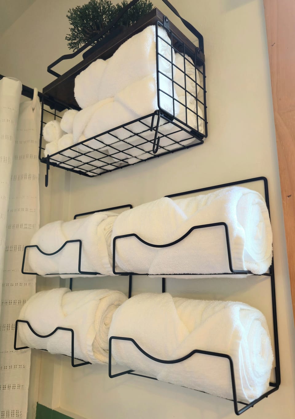Washroom with fresh towels and essentials!