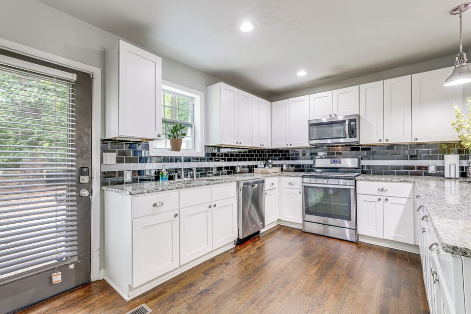 Kitchen | Cooking Basics | Dishwasher | 1st Floor