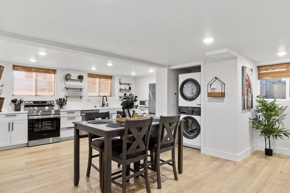 Open Concept Kitchen, Dining for 4 and Living Room
