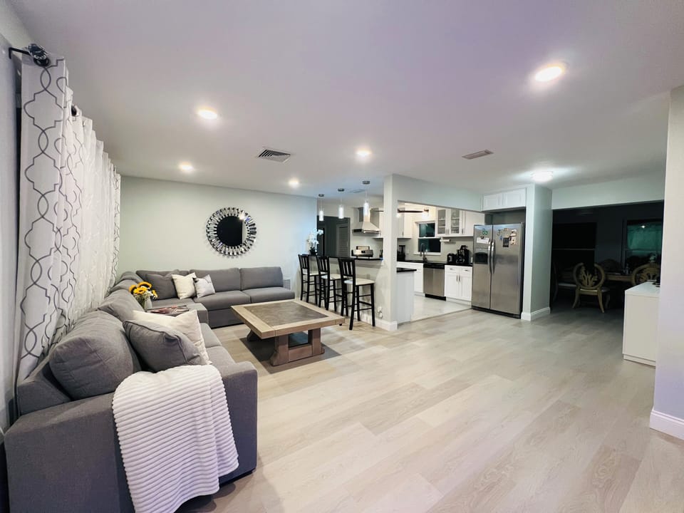 Living room with an open kitchen