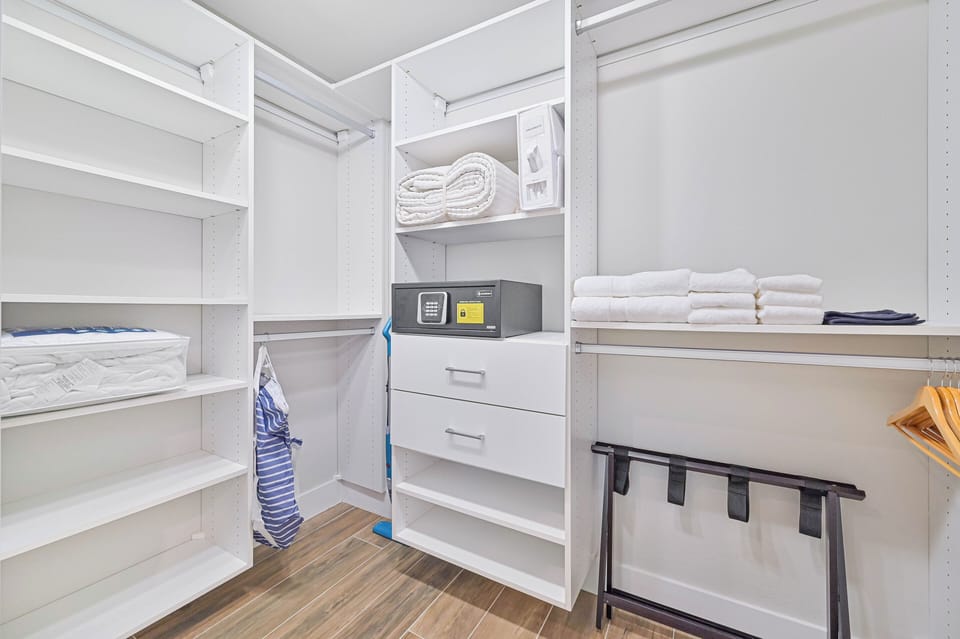 Loft Primary Walk in Closet