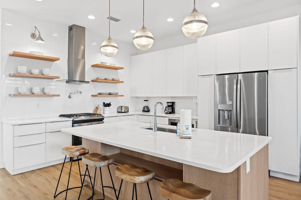 Full Kitchen with Bar Seating