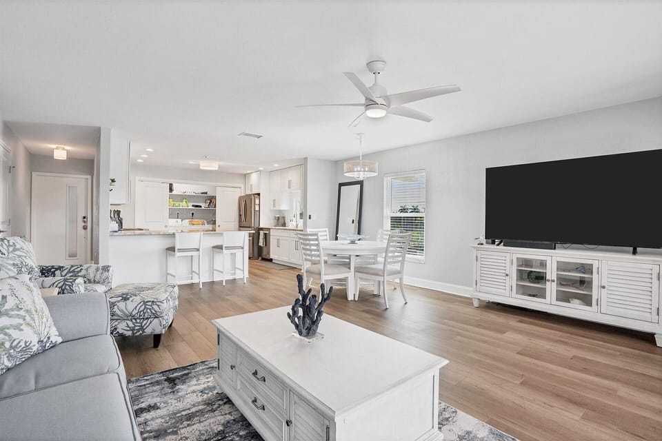 Beautiful, bright, open living space