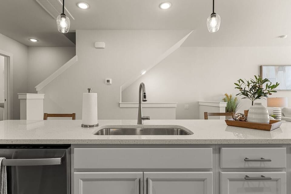 Sink, kitchen counter