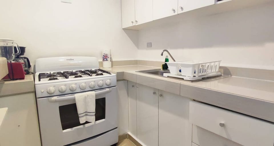 Full Kitchen, coffee maker, blender, toaster, microwave, refrigerator, stove, oven