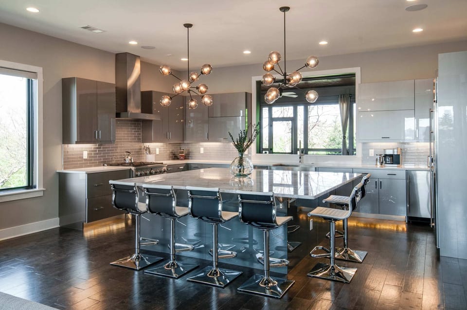 Alistair House: Explore the ideal backdrop for culinary explorations and social gatherings in our expansive and finely furnished kitchen.