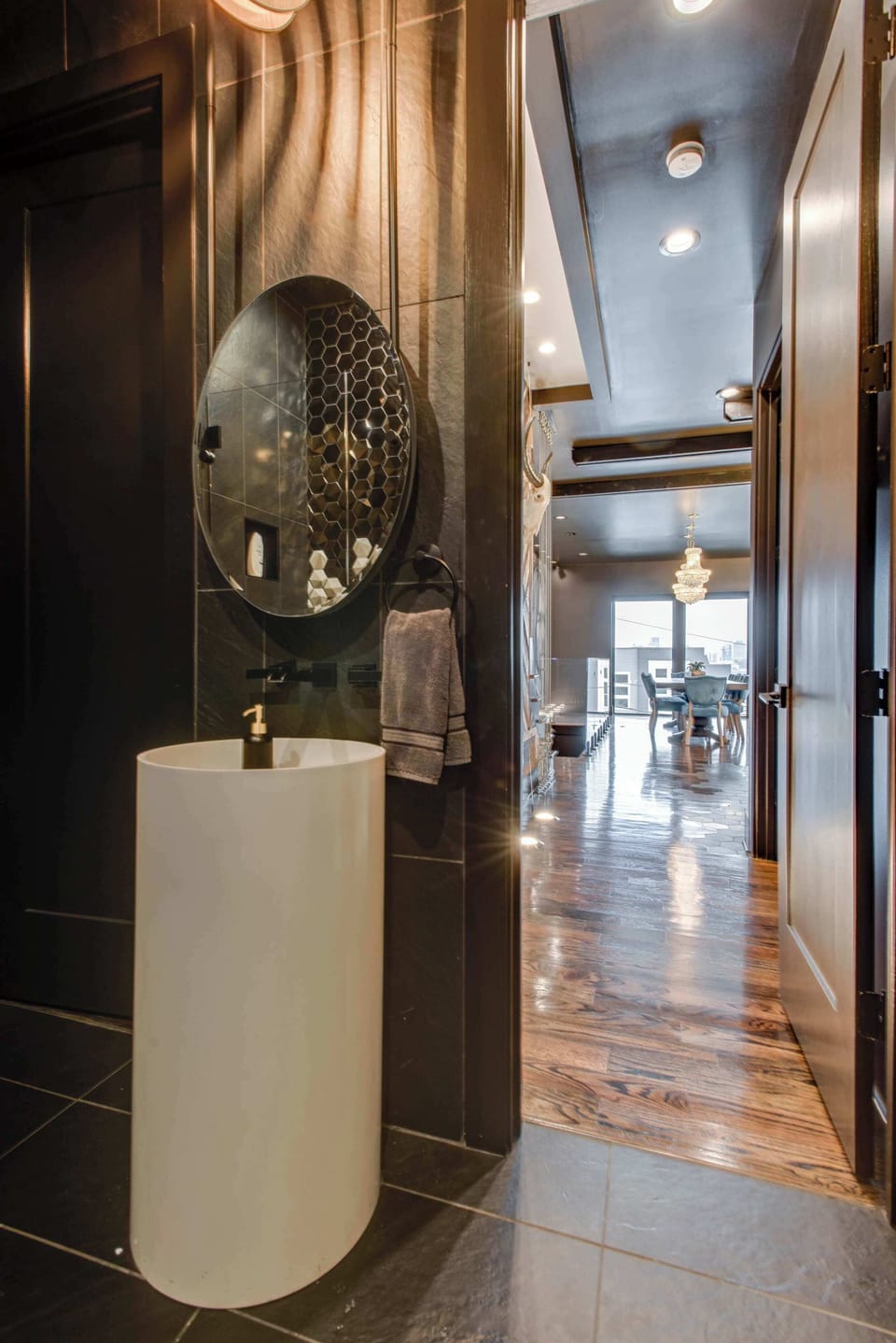 McBee House: The opulence extends to the bathrooms!