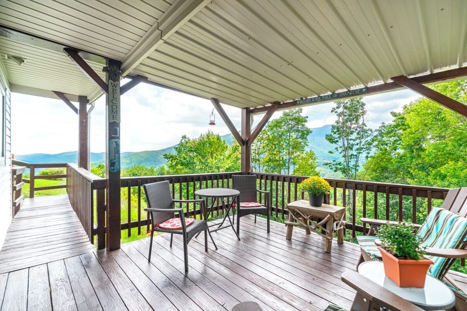 Deck Area--- Outdoor Living Space, Mountain View