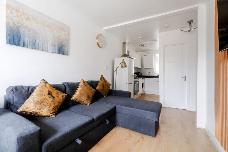 Living Room / Lounge