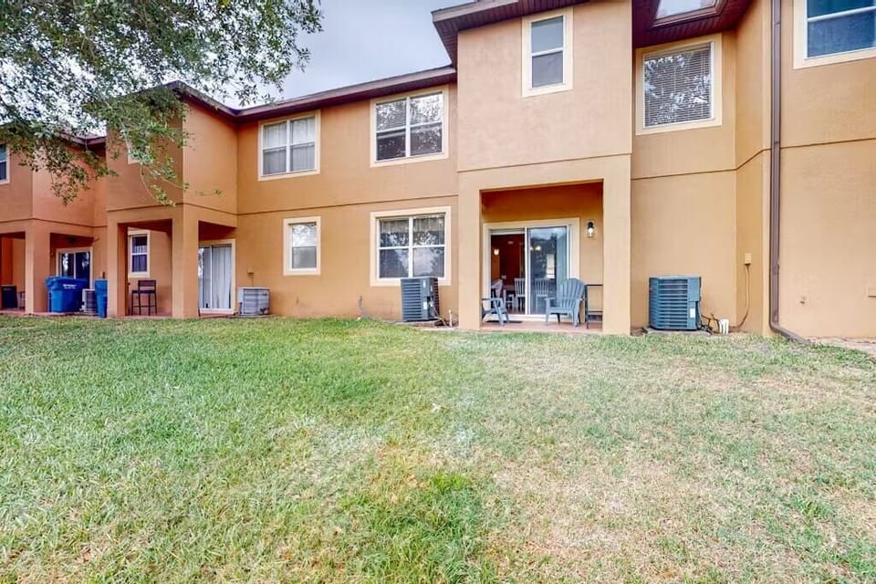 Exterior image 1