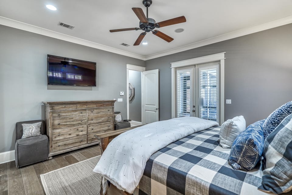 Luxury bedding provided