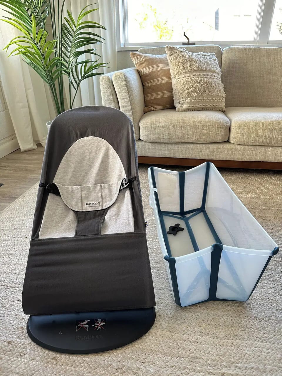 Baby Essentials and Amenities: Bouncer, Bathtub