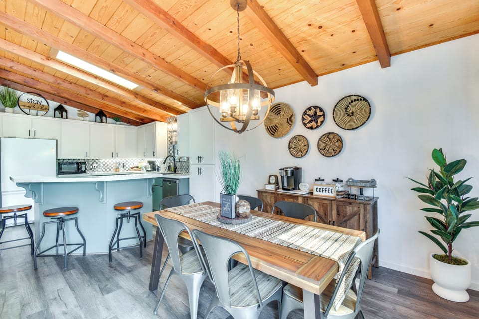 Dining Area | Coffee Bar | Main Floor