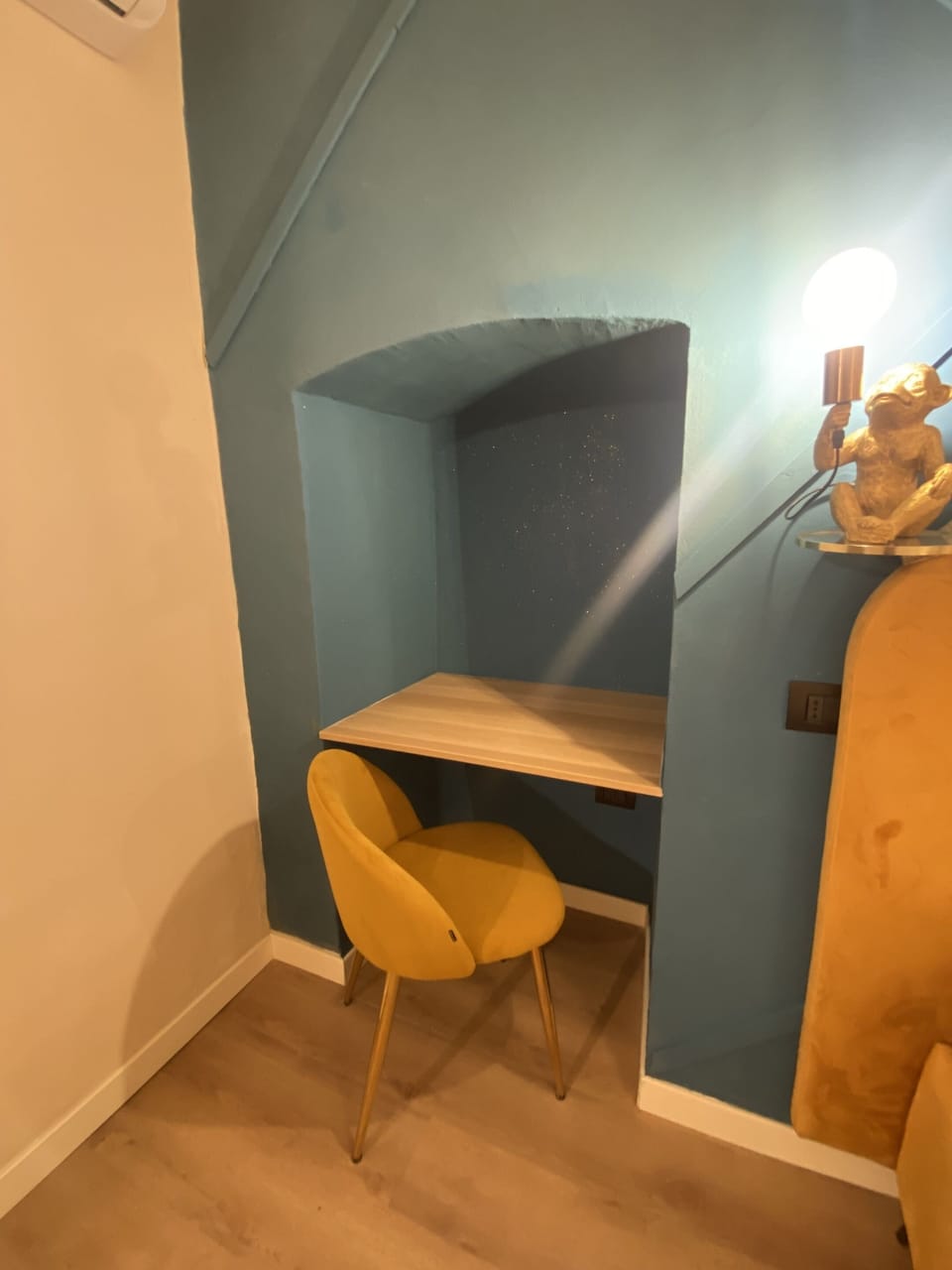 Work or make up area in the bedroom