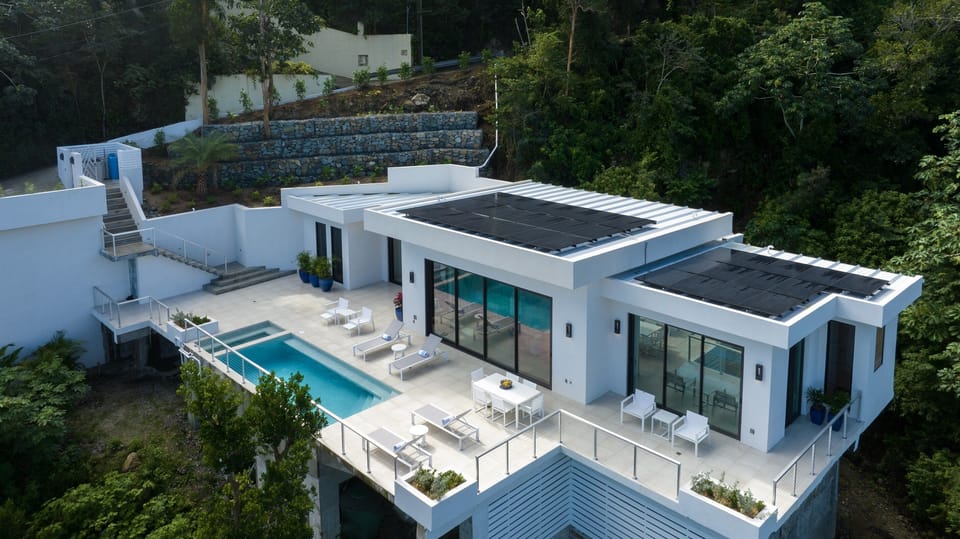 Modern villa with large pool and hot tub