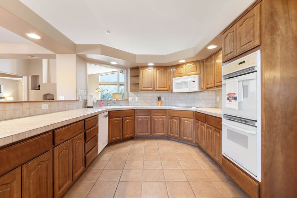 Fully equipped kitchen