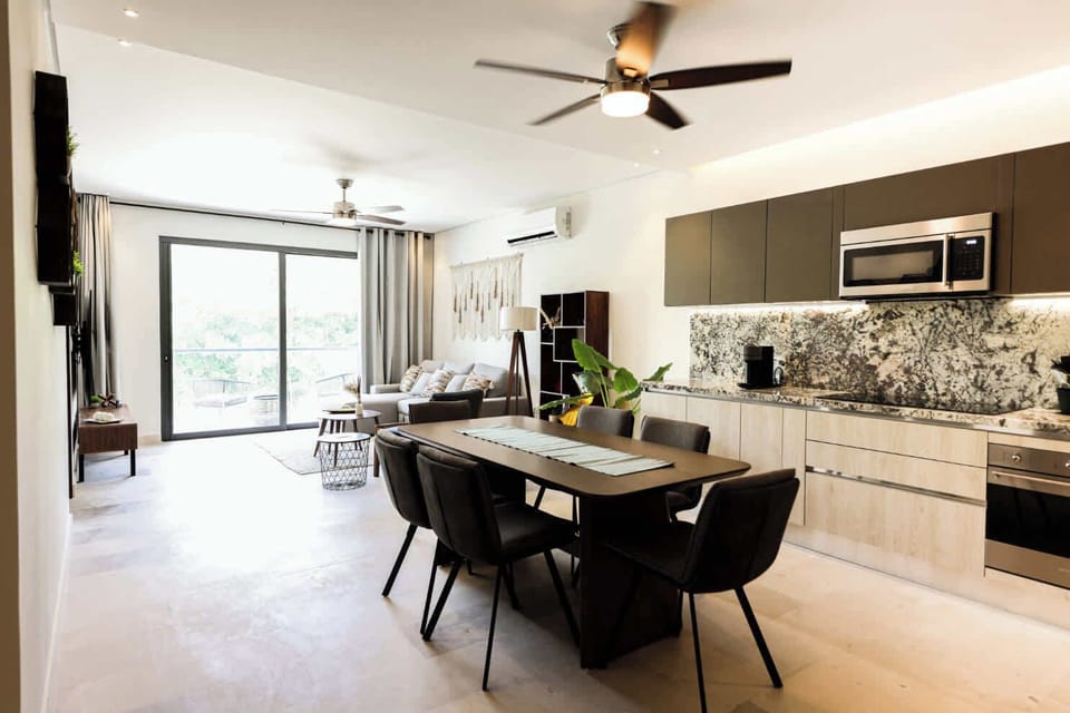 Comedor, cocina y sala