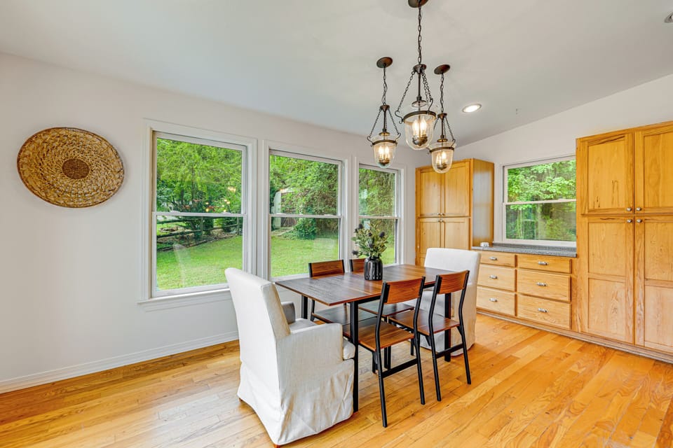 Dining Area | Dishware/Flatware | 1st Floor