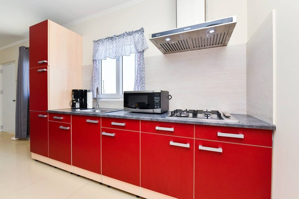 A modern and stylish kitchen with everything you need.