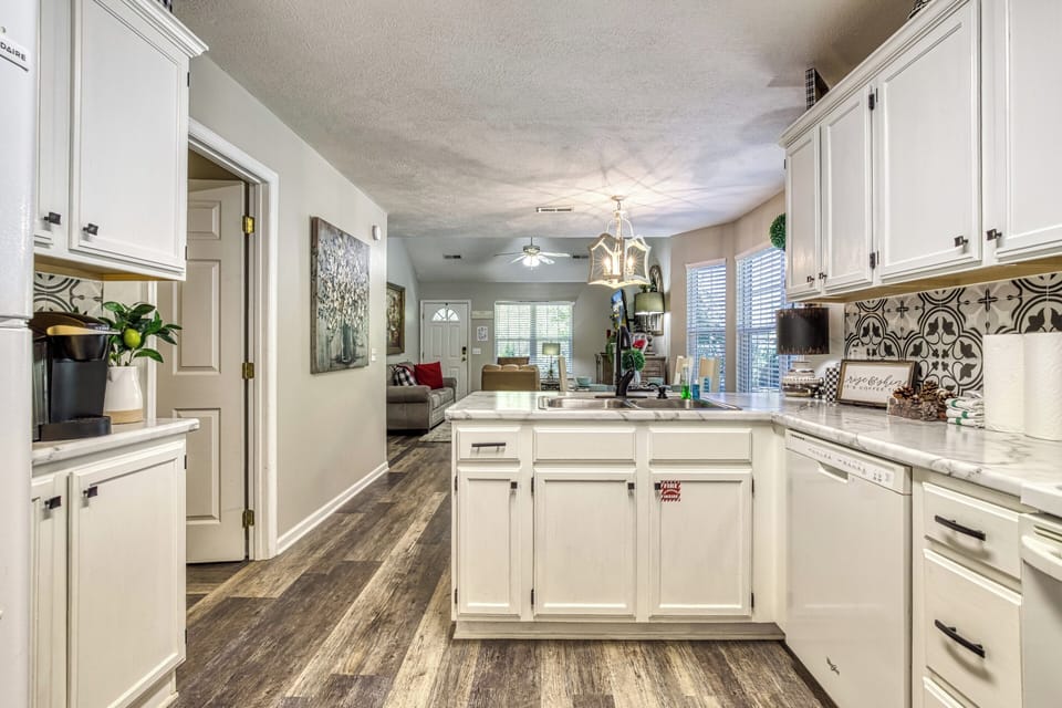 Vacation Rental in Pigeon Forge "Sparkling Waters" - Fully furnished kitchen