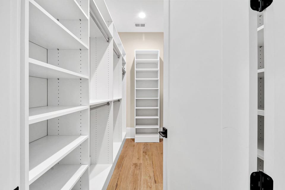 15 Bald Eagle West - King Bedroom (Master, Main Level)