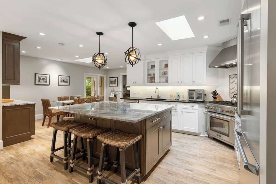Kitchen with Island Seating for 5