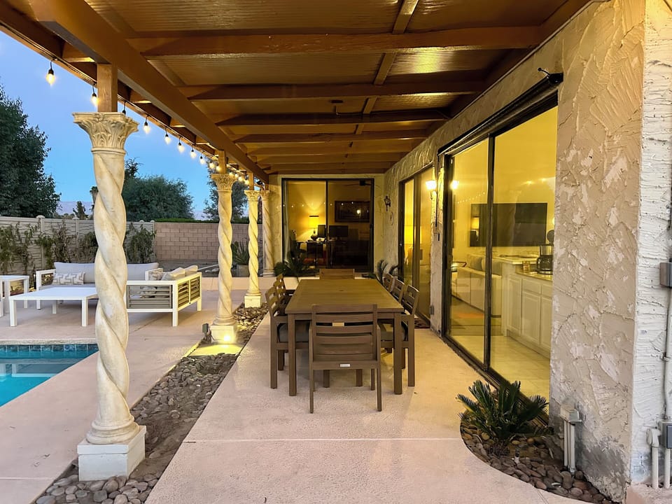 Outdoor dining