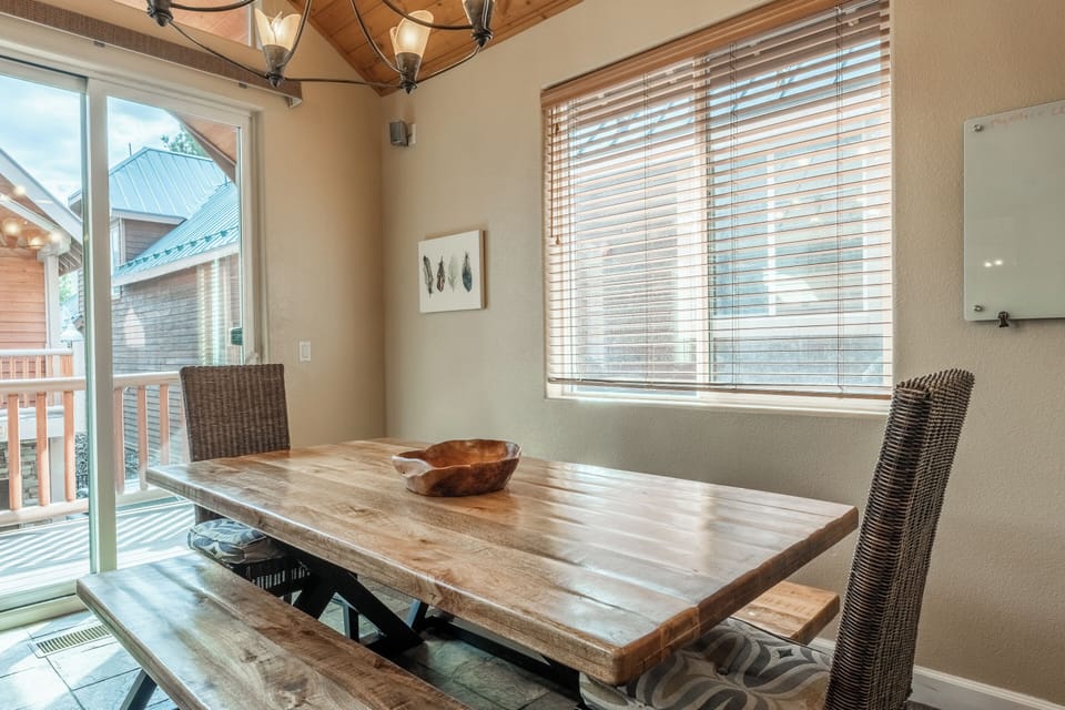 Dining Table (6-Top)