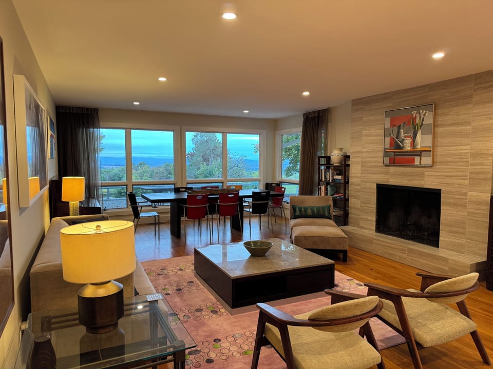 Living room/dining room