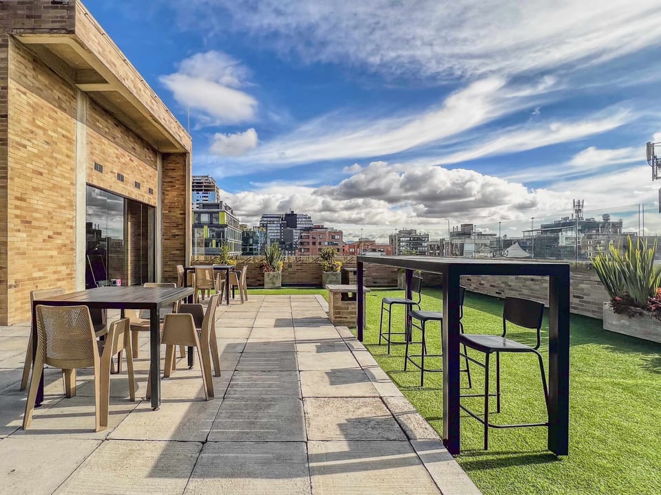 Garden with tables and pleasant views
