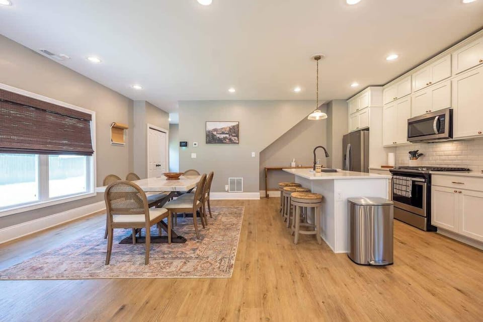 Kitchen + Dining Area 