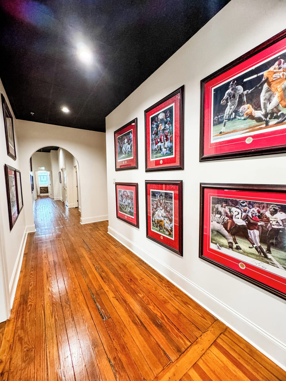 Hallway to bedrooms/baths
