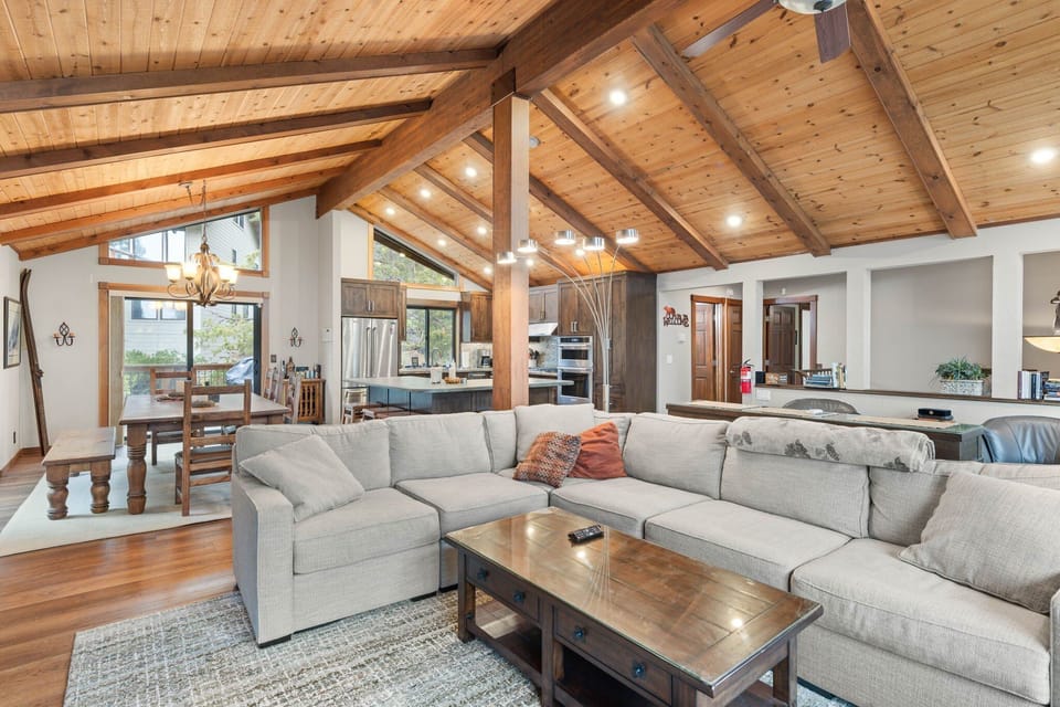 Living Room & Kitchen