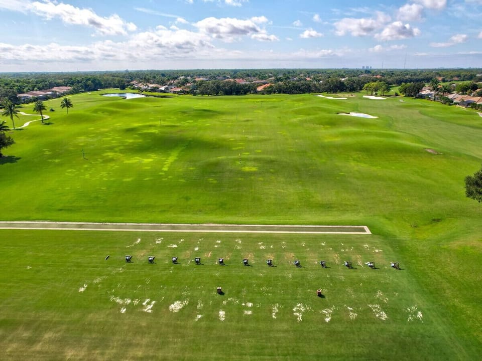Bird`s eye view of the property