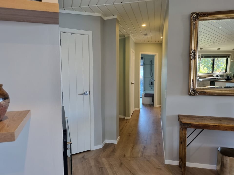 Hall to Queen Room, Bathroom, Laundry